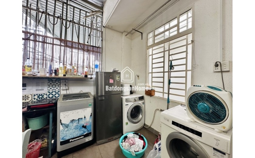 BÁN NHÀ PHÚ NHUẬN HXH 70M2 4 TẦNG NỞ HẬU 8M 9 PN CHDV CAO CẤP PHAN ĐĂNG LƯU GẤP BÁN 9.5 TỶ.